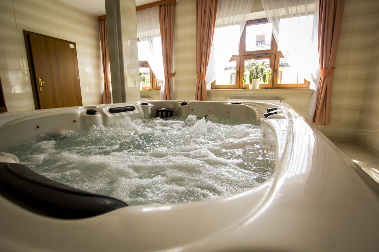 Hotel Chancza Spa & Restauracja Rakow  المظهر الخارجي الصورة